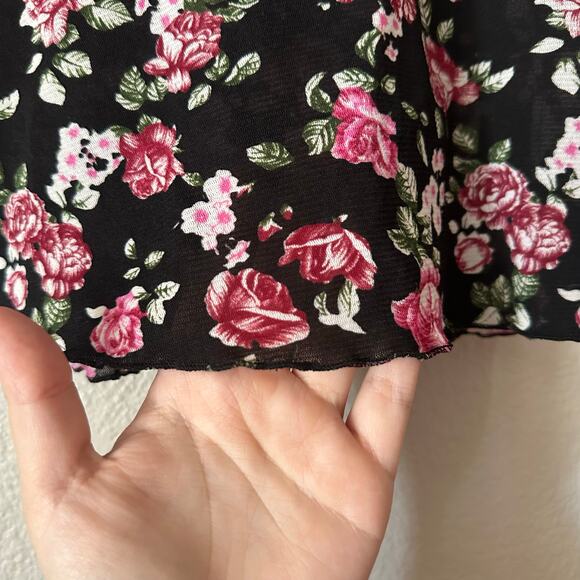 Reformation Floral Buffie Short Sleeve Crop Top Black Pink Small - Picture 3 of 4